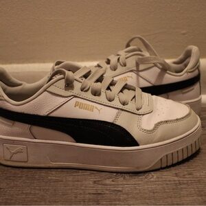 Puma Sneakers
